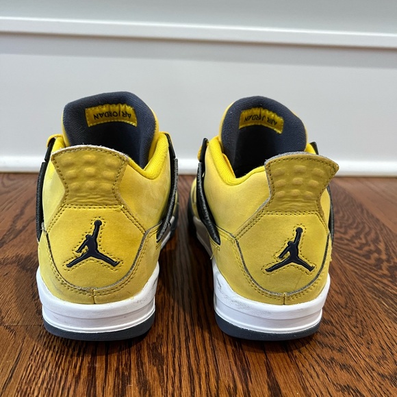 Nike Air Jordan Retro Big Kid size 4.5 - Picture 5 of 14